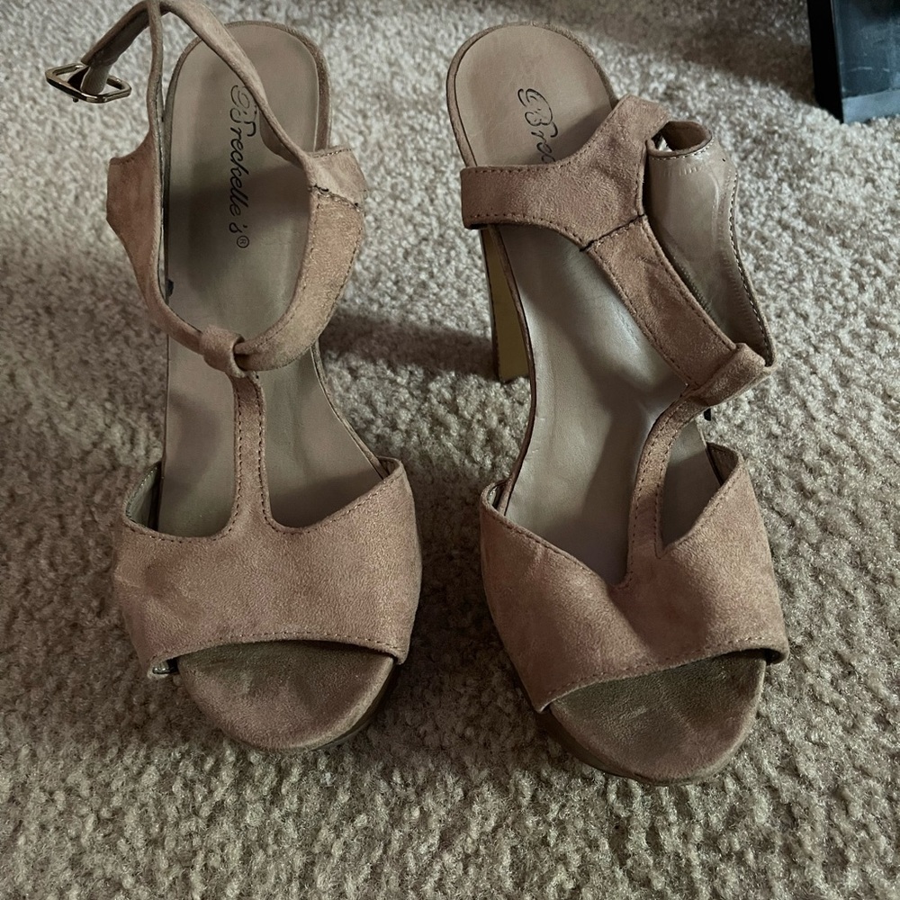 Size 9 heels